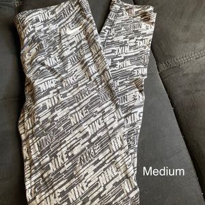 Medium Nike Leggings